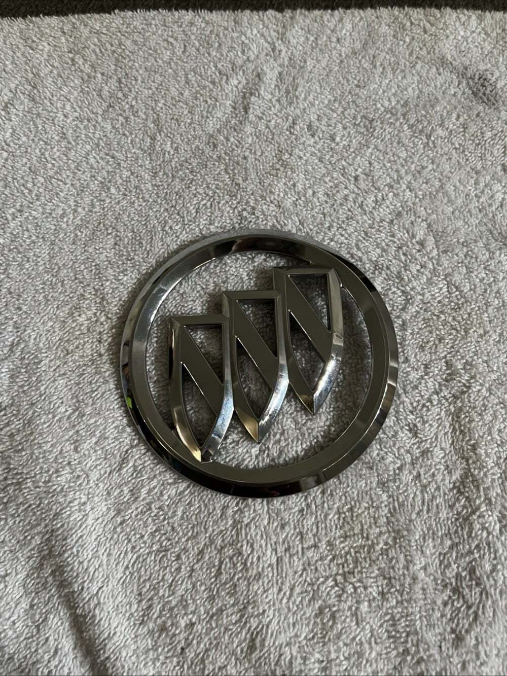 2010-2013 Buick Lacrosse Allure OEM Front Emblem Assembly
